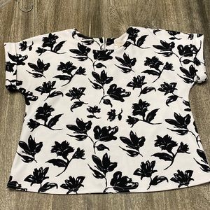 Mello Day blouse with zipper in the back size Medium